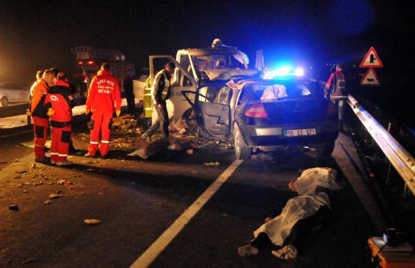 Sivas'ta katliam gibi kaza:8 ölü - Resim: 3