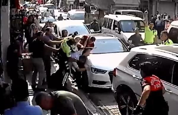 Yer adana! Polis ceza yazmak isteyince ortalık toz duman oldu - Resim: 2