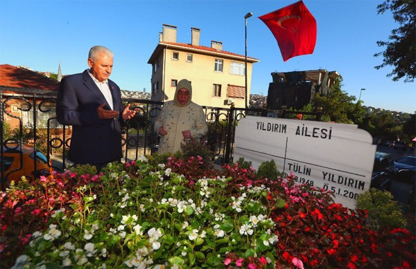 Yıldırım'dan 15 Temmuz şehitlerine ziyaret - Resim: 3