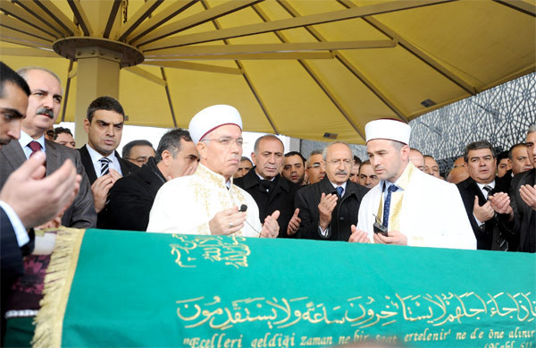 Dostları Tekin'i yalnız bırakmadı - Resim: 1