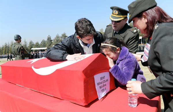 12 şehide hüzünlü veda - Resim: 1