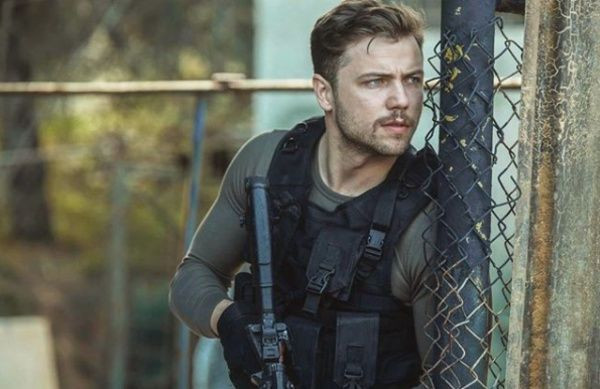 Söz dizisinin oyuncuları askere gitti! Tolga Sarıtaş ve Görkem Sevindik'den askerlik fotoğrafı - Resim: 1