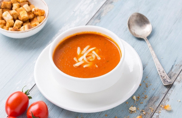 15 dakikada hazırlanan bu domates çorbası sıkışık zamanlarınıza hızır gibi yetişecek - Resim: 0