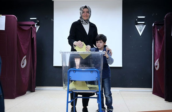 Fatma Betül Sayan Kaya'nın çocuklarına bakın! - Resim: 4