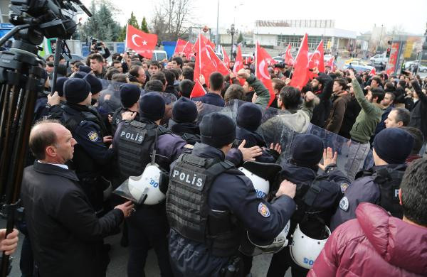 İçeride görüşme dışarıda eylem! Kritik görüşmenin yeri dikkat çekti - Resim: 2
