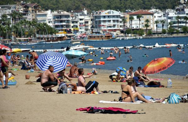 Uzun kuyruklar oluştu! Adım atılacak yer kalmadı - Resim: 1