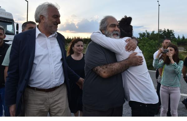 Mehmet Altan cezaevinden çıktı! - Resim: 3