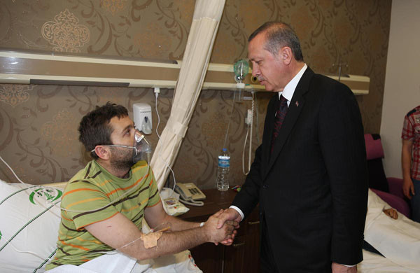 Başbakan Erdoğan yaralı madencileri ziyaret etti - Resim: 2