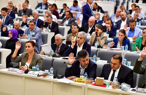 İzmir'de tam bilete zam öğrenciye indirim - Resim: 0