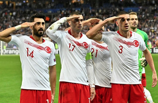 Merih Demiral'ın asker selamı İtalyanları kudurttu! Olay kampanyaya bakın - Resim: 1