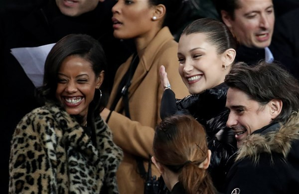 Maç izlemeye gittiler ama gözler ondaydı Fikret Orman'ın da... - Resim: 3