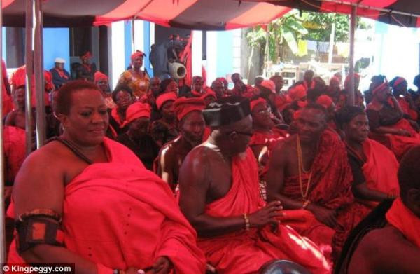 Sekreterdi, Kraliçe oldu - Resim: 1