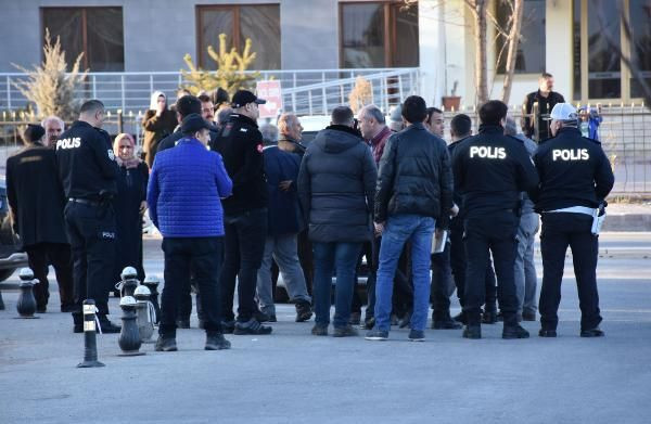 Sivas'ta ameliyatta ölen hastanın yakınları, hastaneyi birbirine kattı - Resim: 4