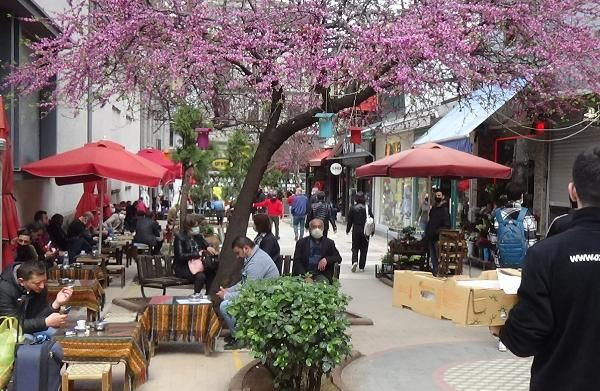 Günlük Covid-19 vaka sayısı 70 bine çıkacak! Ramazan'da tam kapanma - Resim: 1