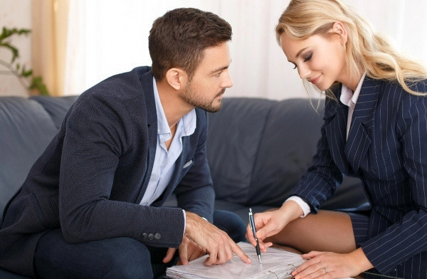 İş arkadaşınıza aşık olmanızın sebebi ortaya çıktı! İş başka, aşk başka demeyin! - Resim: 0