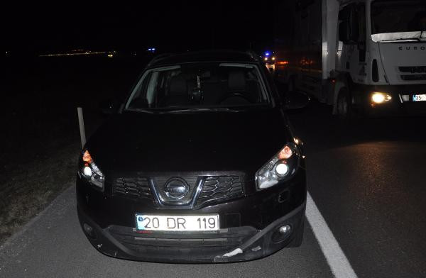 Akıl almaz olay! Yolda giden cipin içinden TIR'ın altına... - Resim: 3