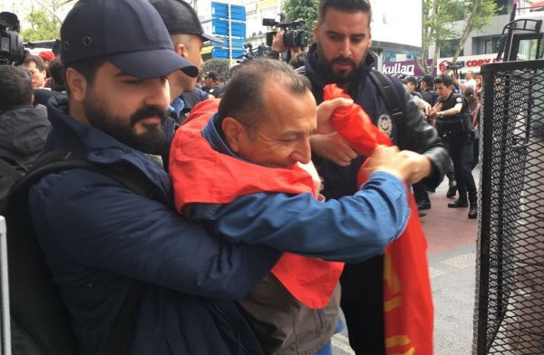 Taksim'e çıkmak isteyenlere polis müdahalesi - Resim: 2