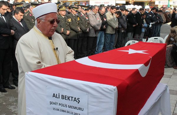 Şırnak şehidine son görev! - Resim: 3