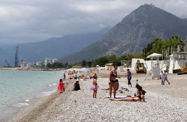 Tam kapanmanın son gününde Antalya'da turistler denizin keyfini çıkardılar - Resim: 2