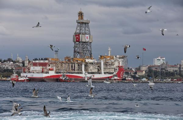 Karadeniz'e yola çıkacak! Kanuni sondaj gemisi Haydarpaşa Limanı'nda - Resim: 0