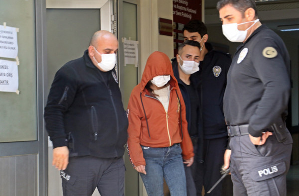 Antalya'da ‘krize girdim’ deyip bindiği araçlarda kadınların kabusu oldu - Resim: 0