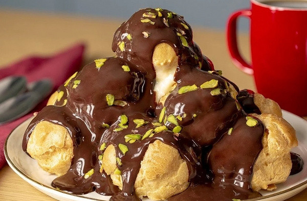 Bu profiterolü yedikten sonra basküle çıkmak istemeyeceksiniz! Diyet bozan tarif! - Resim: 0