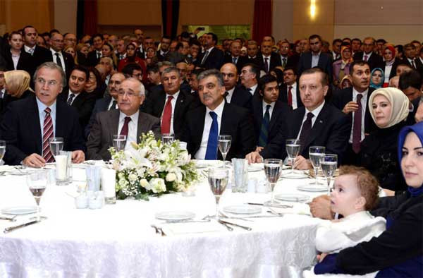 Devletin zirvesi düğünde buluştu - Resim: 3