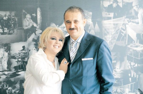 Safiye Soyman ve Faik Öztürk'ü şok eden olay! İlan bastırıp dolandırıcı olarak tanıttılar - Resim: 1