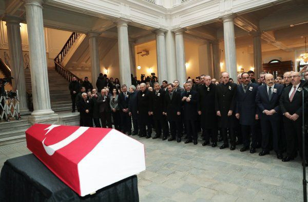 Abdullah Gül ve Ahmet Davutoğlu Kemal Karpat'ın cenazesinde ortaya çıktı - Resim: 0