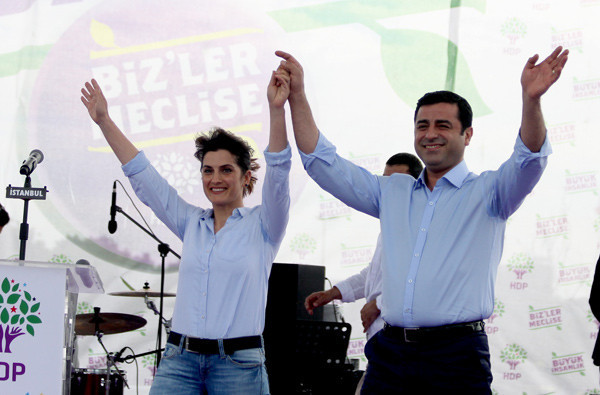 Selahattin Demirtaş'ın eşi siyasete girecek mi? 1 yıllık süreci anlattı - Resim: 1