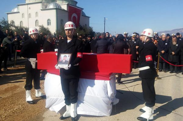 Zeytin Dalı şehidini binler uğurladı - Resim: 1
