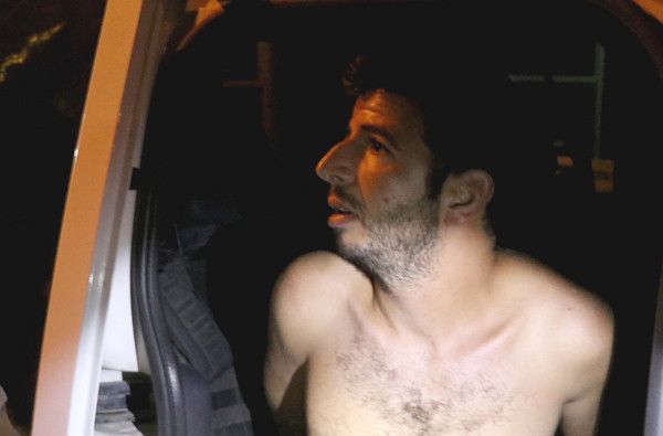 Alarm çaldı polis çırılçıplak bastı ifadesi şoke etti! - Resim: 2