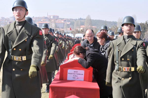 12 şehide hüzünlü veda - Resim: 4