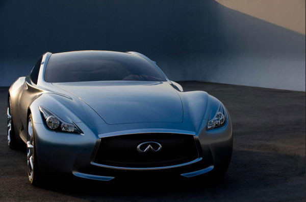 İnfiniti'den 700 beygirlik hibrit sedan! - Resim: 1