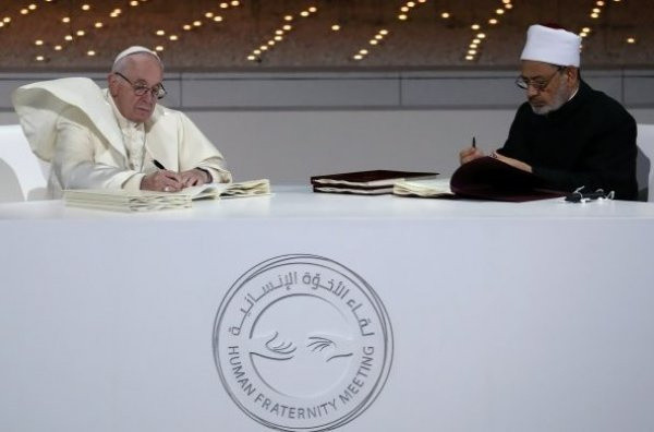 Papa ve Arap Şeyhi Ahmed El Tayyib İnsan Kardeşliği Belgesi dedikleri komiteyi kurdu - Resim: 0