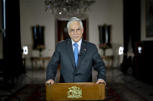 Özür dilemişti! Bu fotoğraf Şili Devlet Başkanı'na pahalıya patladı! - Resim: 0