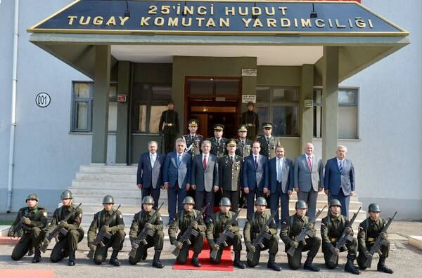 Gül'ün yolunu insanlar kesmedi - Resim: 1