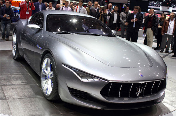 Maserati Alfieri Cenevre'nin gözbebeği oldu! - Resim: 1