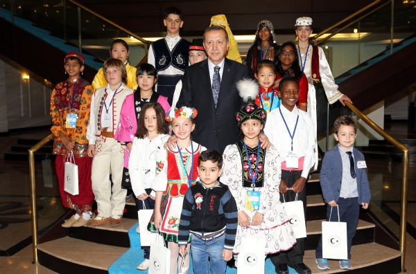 Başbakan Erdoğan dünya çocuklarını kabul etti - Resim: 2