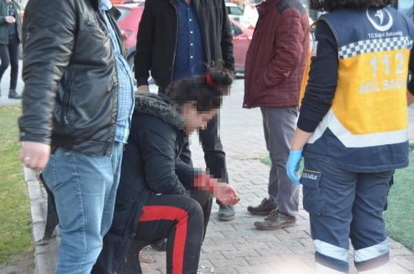 Evden kaçan 2 kız, bileklerini keserken bulundu - Resim: 0