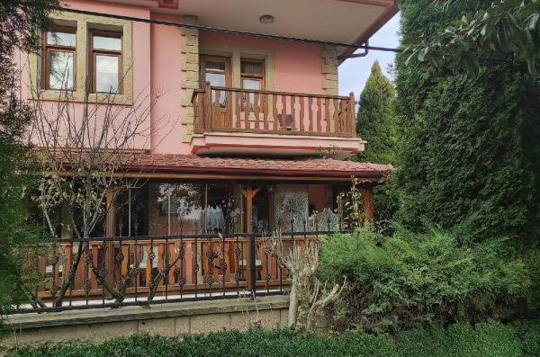 Gelecek Partili Ayhan Sefer Üstün'ün evine silahlı saldırı düzenlendi - Resim: 1