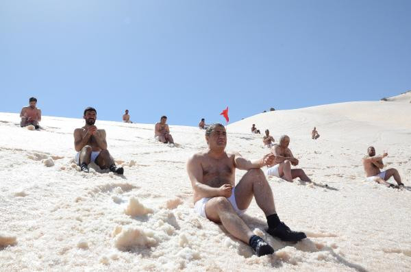Ünlü türkücü Hakkari'de dağa çıktı kanayan yaraya parmak bastı! - Resim: 2
