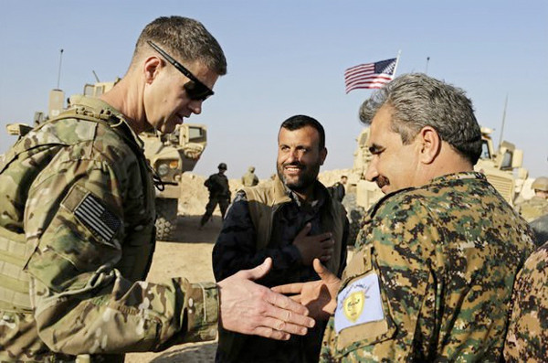 Bomba görüntüler! ABD askeri teröristlerle omuz omuza TSK'yı dikizliyor! - Resim: 3