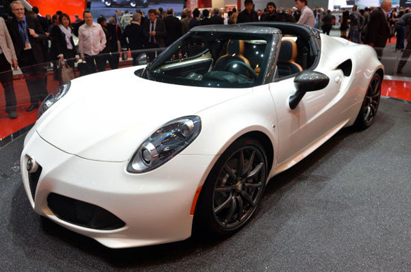 Alfa 4C Spider Cenevre'de görücüye çıktı! - Resim: 3