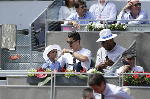 Ronaldo ve oğlu tenis turnuvasında! - Resim: 2