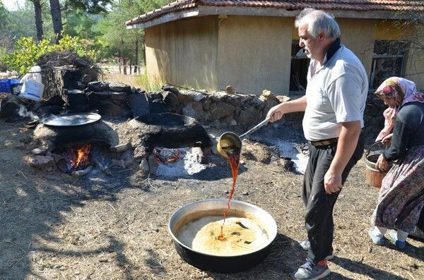 Antalya'da 5 saat kaynatılıp kilosu 50 TL'ye satılıyor! Oldukça zahmetli: Sırrı beyaz... - Resim: 1