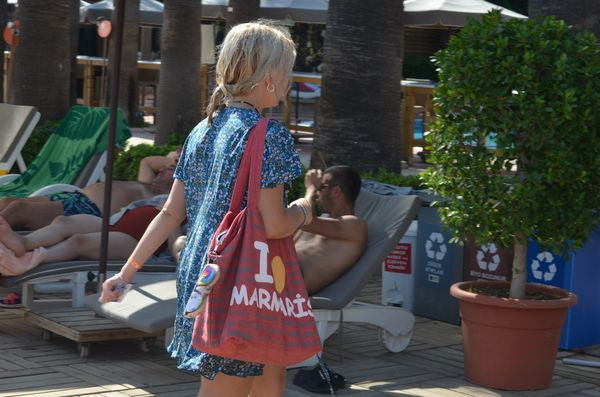 İngiliz turistler Muğla Marmaris'e akın etti! Denizin keyfini çıkardılar: İlk defa Türkiye’ye geldik - Resim: 2