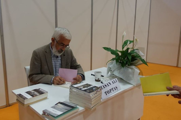 Kadınları taciz ettiğini kabul etti! Ünlü yazar Hasan Ali Toptaş'a 3 kötü haber - Resim: 0