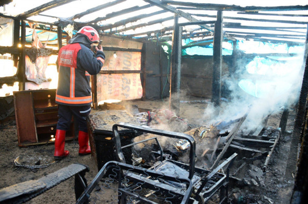 Sakarya'da üçüncü kez alev alev yandı! Çaresiz gözlerle izledi - Resim: 0