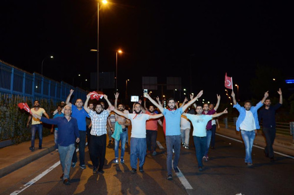 15 Temmuz gazisi o geceyi anlattı: Arkamı döndüm baktım... - Resim: 0